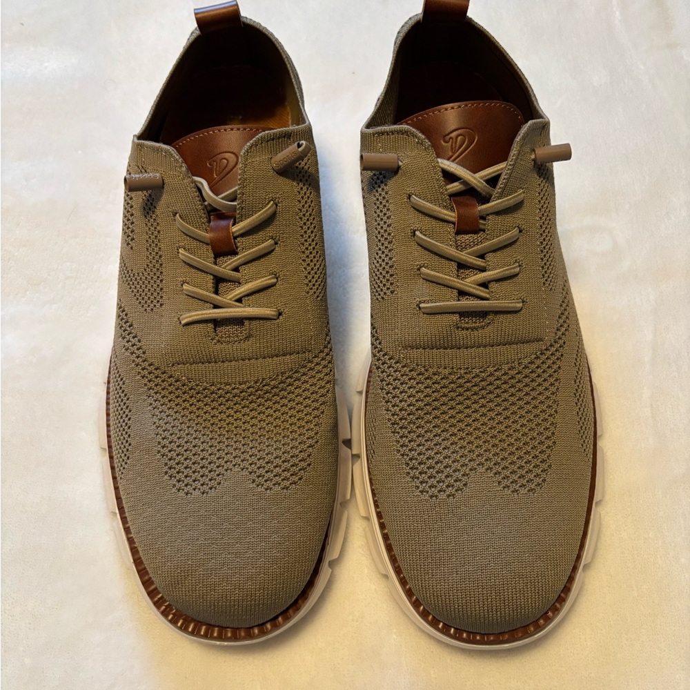 Tan Oxford Shoes with Lace-Up Design and Rubber Sole